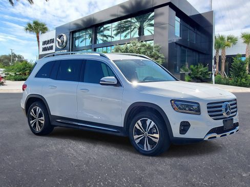 Used 2024 Mercedes-Benz GLB 250 image 3