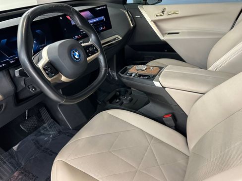 Certified 2022 BMW iX xDrive50 w/ Premium Package image 4