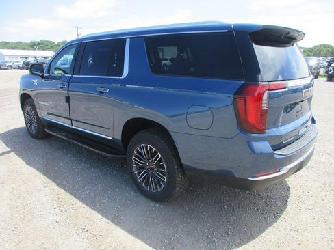 New 2026 GMC Yukon XL Elevation w/ Elevation Premium Package AWD/4WD image 6