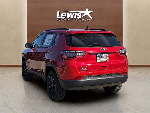 New 2026 Jeep Compass Latitude image 3