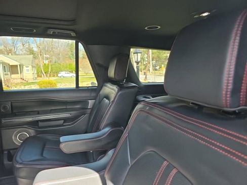 Used 2023 Ford Expedition Limited image 6