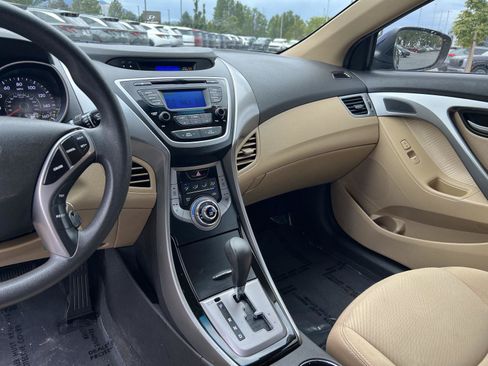 Used 2013 Hyundai Elantra GLS w/ Preferred Pkg FWD image 35