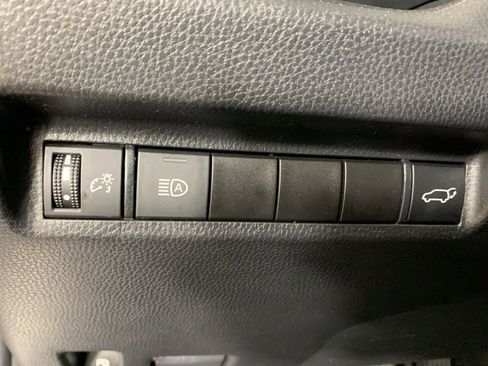 Used 2022 Toyota RAV4 XLE w/ Convenience Package image 18