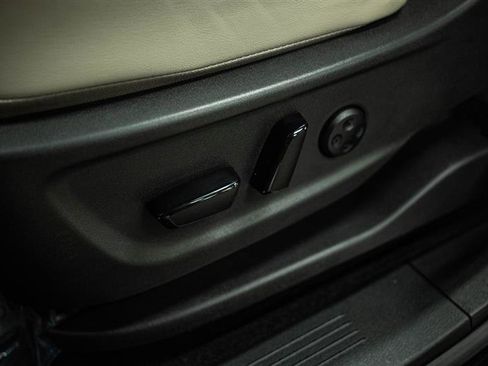 Used 2024 Nissan Ariya FWD image 15