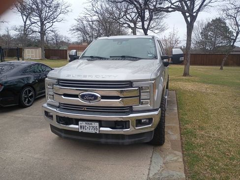 Used 2019 Ford F250 Lariat w/ Lariat Ultimate Package image 11