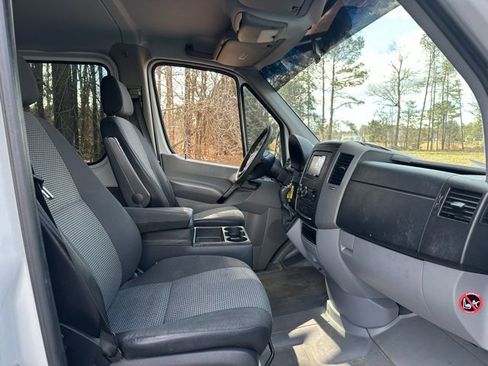 Used 2017 Freightliner Sprinter 2500 image 14