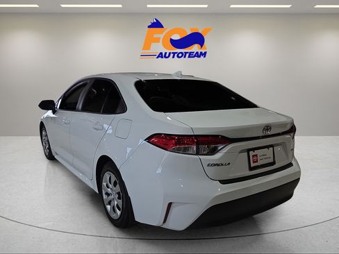 Certified 2025 Toyota Corolla LE FWD image 3