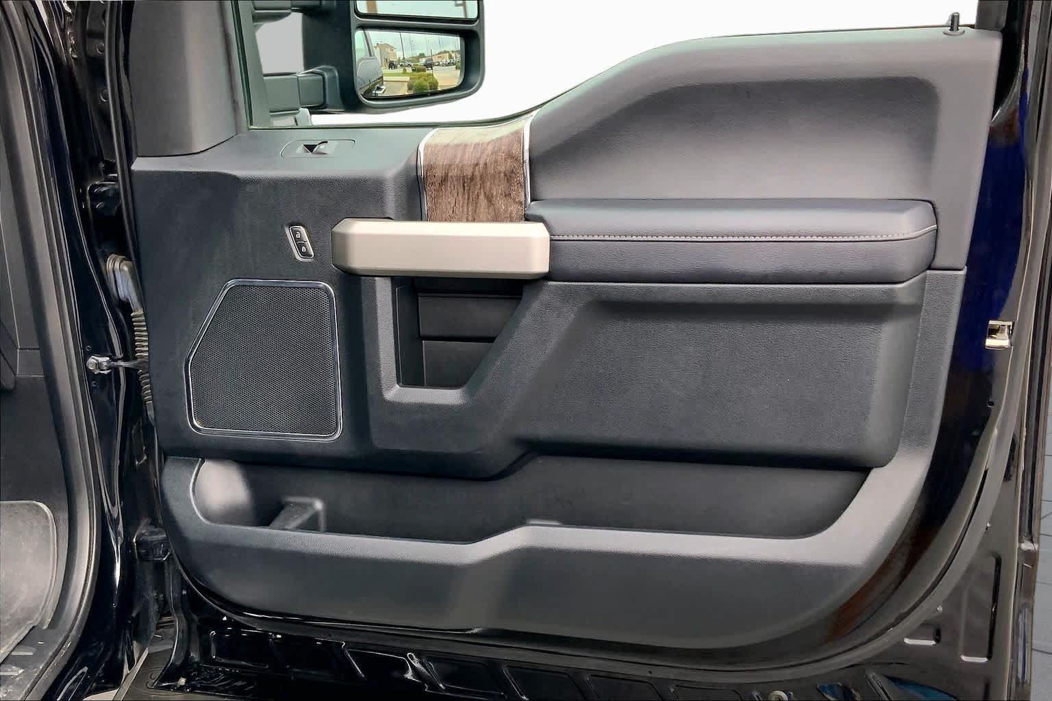 Used 2018 Ford F250 Lariat w/ Chrome Package AWD/4WD image 21