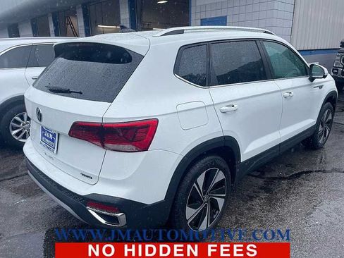 Used 2024 Volkswagen Taos SE AWD/4WD image 3