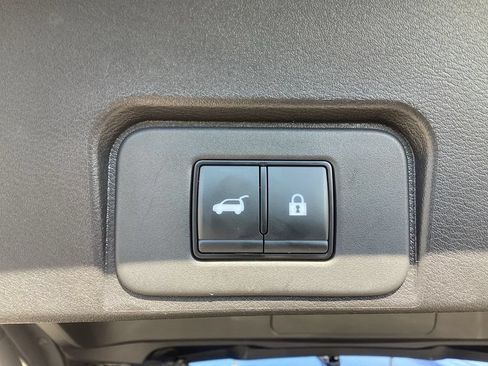 Used 2026 Nissan Rogue SV AWD/4WD image 9