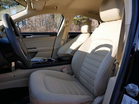 Used 2015 Ford Fusion SE image 14