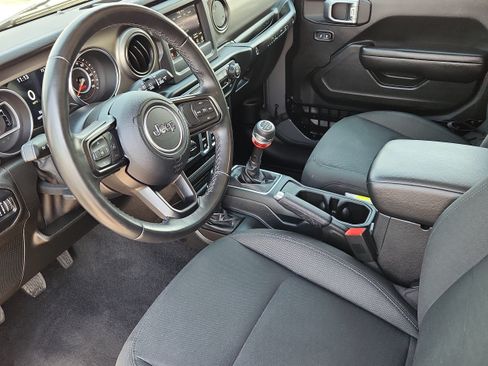 Used 2020 Jeep Wrangler Sport AWD/4WD image 9