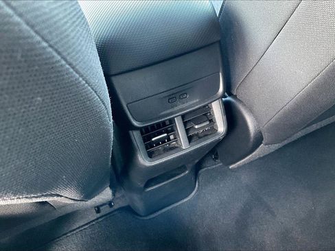Used 2025 Chevrolet Equinox LT AWD/4WD image 32