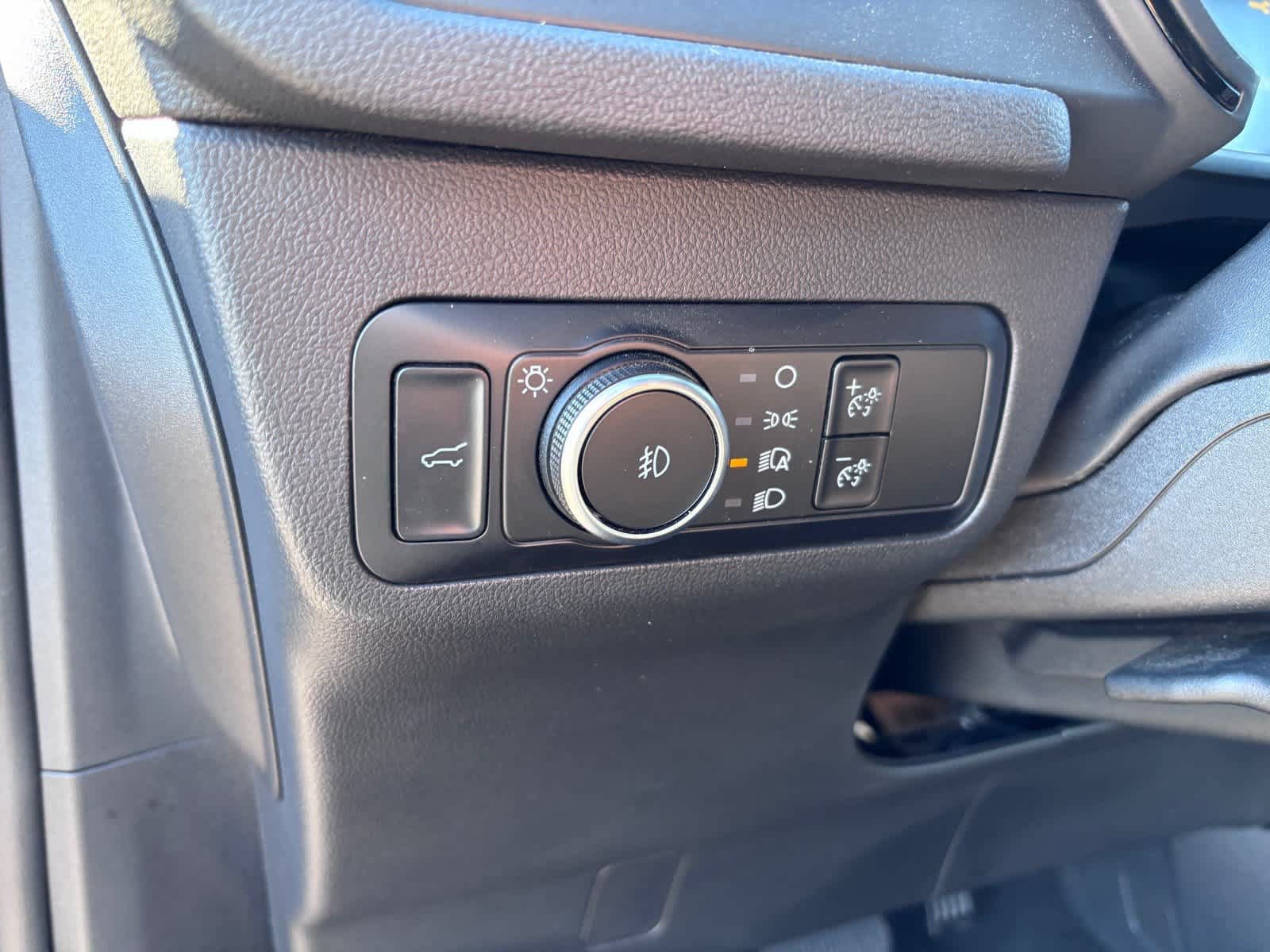Used 2025 Ford Escape ST-Line Select AWD/4WD image 19