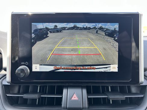 Certified 2025 Toyota RAV4 XLE FWD image 28