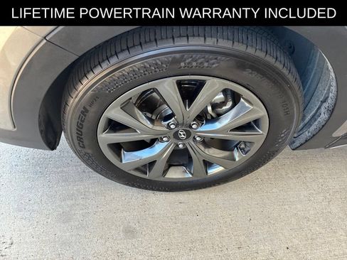 Used 2017 Hyundai Santa Fe Sport w/ 2.0T Ultimate Tech Package 05 FWD image 4