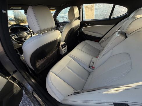 Used 2025 Genesis G70 2.5T RWD image 22