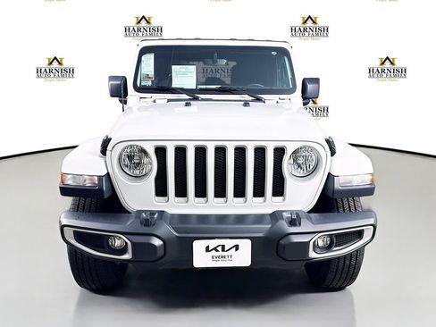 Used 2022 Jeep Wrangler Unlimited Sahara AWD/4WD image 2