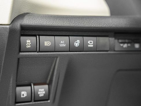 New 2026 Toyota Sienna Platinum AWD/4WD image 43