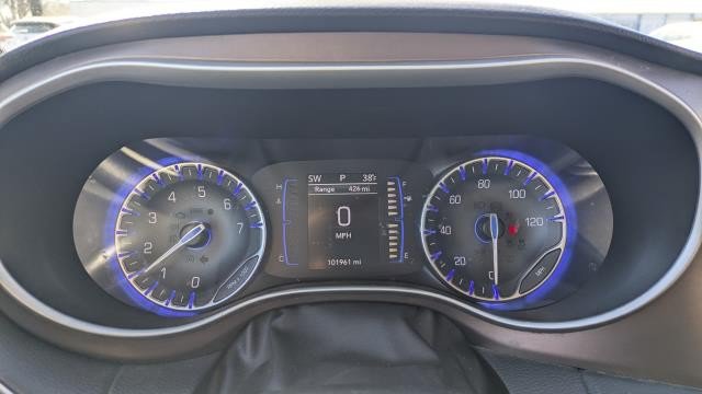 Used 2018 Chrysler Pacifica Touring-L FWD image 7