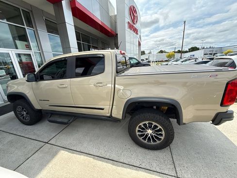 Used 2022 Chevrolet Colorado ZR2 AWD/4WD image 6