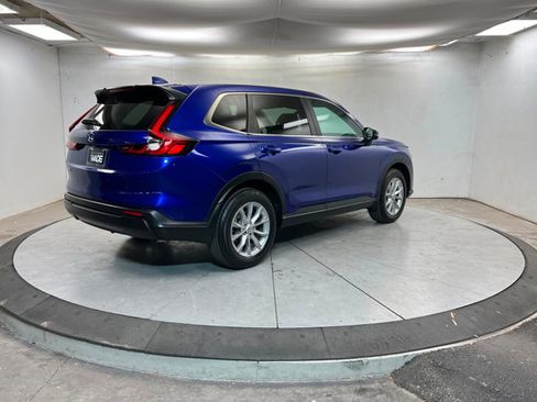 Used 2023 Honda CR-V EX image 5