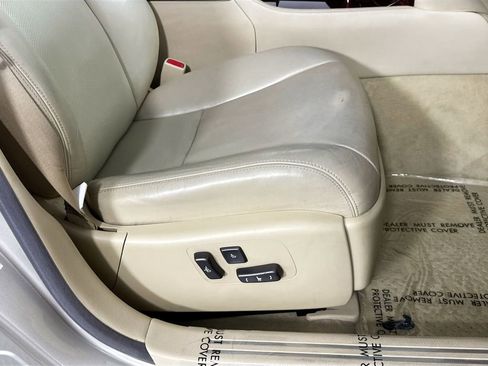 Used 2012 Lexus LS 460 w/ Comfort Pkg image 37