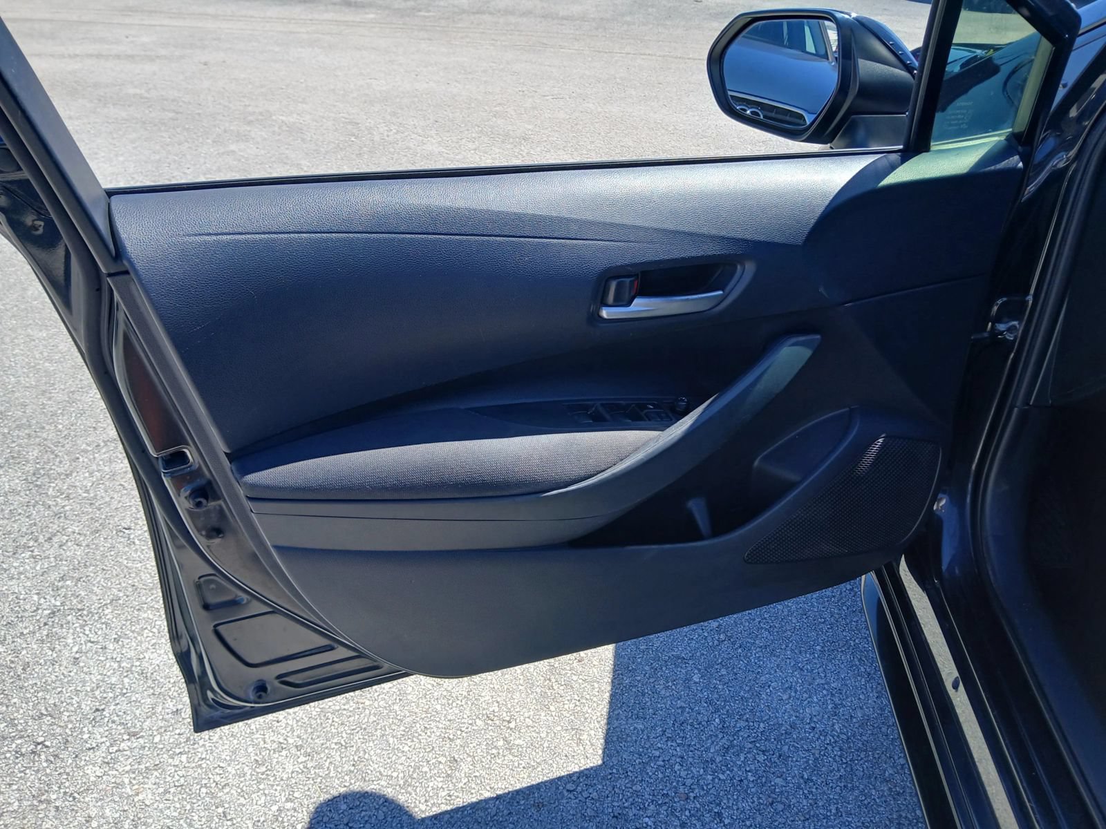 Used 2020 Toyota Corolla LE FWD image 8