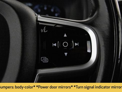 Used 2021 Volvo XC90 T6 Momentum w/ Protection Package image 32