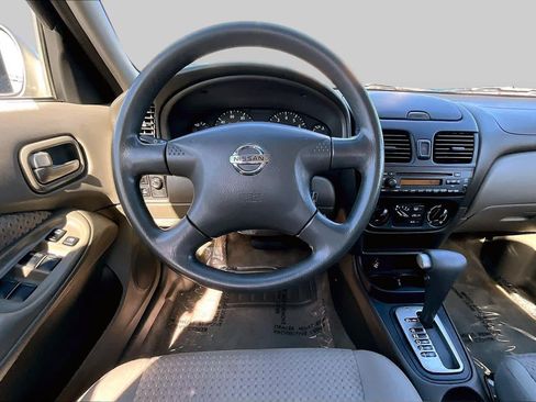 Used 2004 Nissan Sentra S FWD image 5