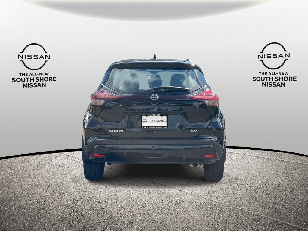 Used 2024 Nissan Kicks SV FWD image 7