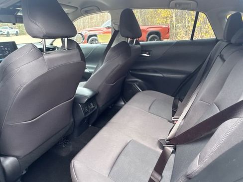 Used 2024 Toyota Venza LE image 18