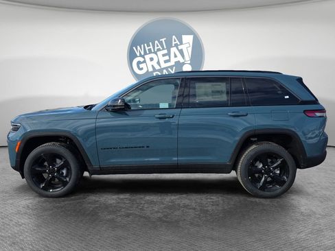 New 2026 Jeep Grand Cherokee Limited w/ Limited Altitude Package AWD/4WD image 7