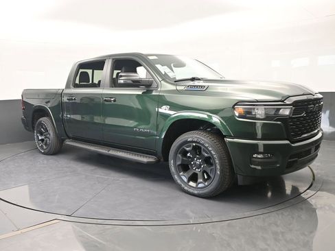 New 2026 RAM 1500 4x4 Crew Cab image 8