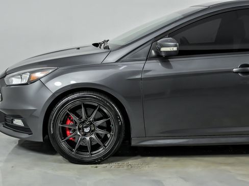 Used 2018 Ford Focus ST image 7