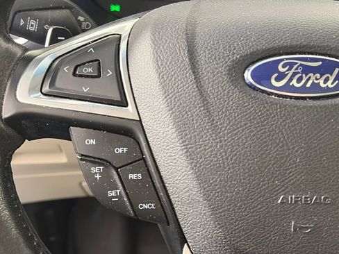 Used 2015 Ford Edge Titanium w/ Equipment Group 302A AWD/4WD image 17