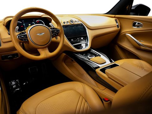 Used 2021 Aston Martin DBX AWD/4WD image 28