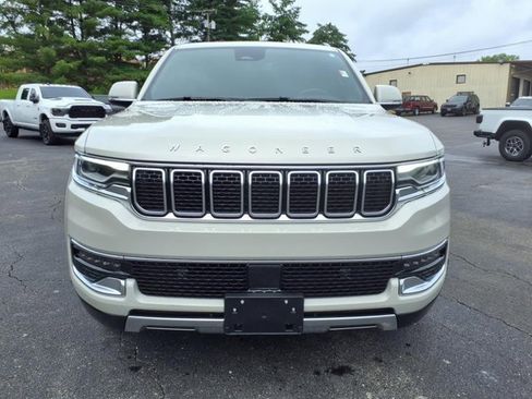 Used 2022 Jeep Wagoneer Series III w/ Flexible Seating Group image 21