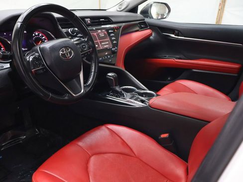 Used 2020 Toyota Camry XSE w/ Navigation Package image 18
