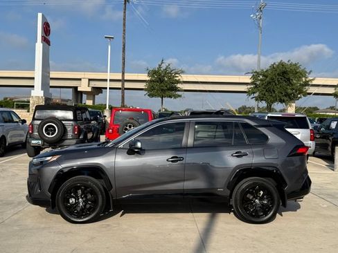 Used 2023 Toyota RAV4 SE AWD/4WD image 7