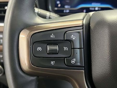 Used 2024 Chevrolet Suburban High Country image 22