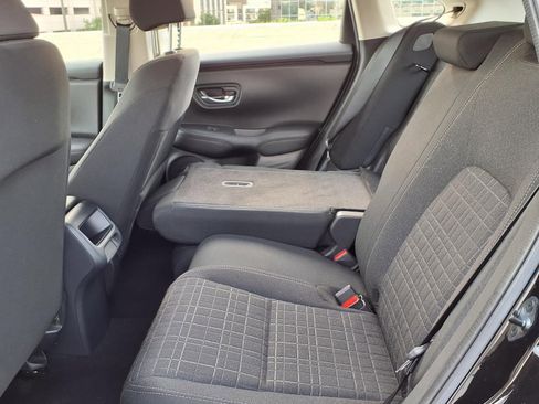 Used 2023 Honda HR-V LX image 9