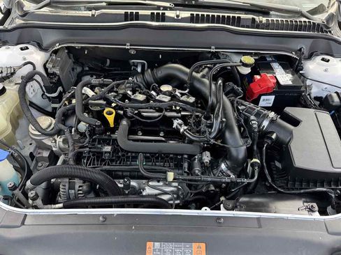 Used 2016 Ford Fusion SE w/ Equipment Group 202A FWD image 8