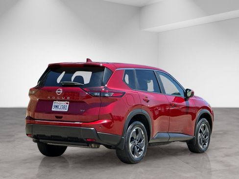 Used 2024 Nissan Rogue SV FWD image 6