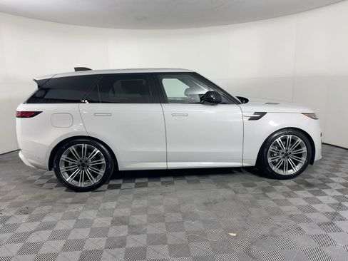 New 2026 Land Rover Range Rover Sport Dynamic SE image 9