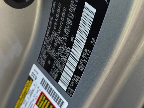 Used 2024 Toyota Sienna LE image 30