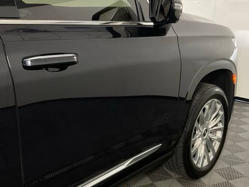 Used 2024 Cadillac Escalade ESV Premium Luxury w/ Performance Package AWD/4WD image 7