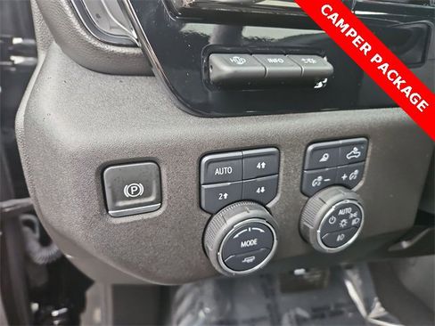 Used 2025 Chevrolet Silverado 2500 ZR2 w/ Technology Package image 36