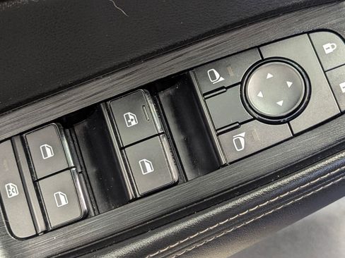 Used 2021 Nissan Rogue SV w/ Premium Package image 22