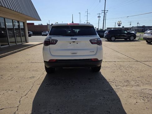Used 2018 Jeep Compass Latitude w/ Popular Equipment Group FWD image 7